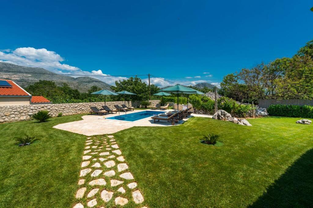 Vila Vergatum-Privacy,Gym,Billiards,Table Tennis Donji Brgat Exterior foto