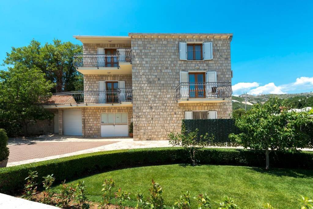 Vila Vergatum-Privacy,Gym,Billiards,Table Tennis Donji Brgat Exterior foto
