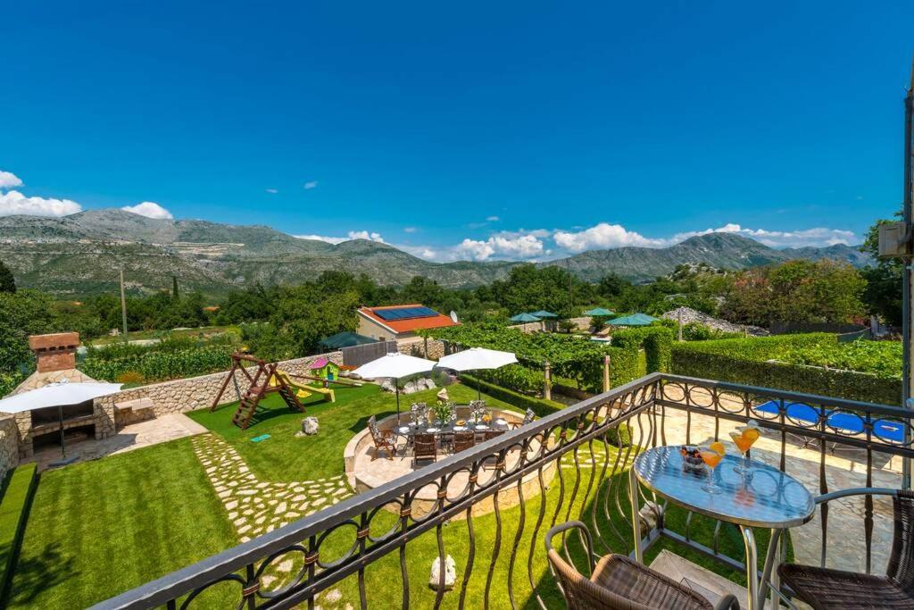 Vila Vergatum-Privacy,Gym,Billiards,Table Tennis Donji Brgat Exterior foto